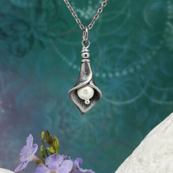 Lily Pendant, Shell Pearl