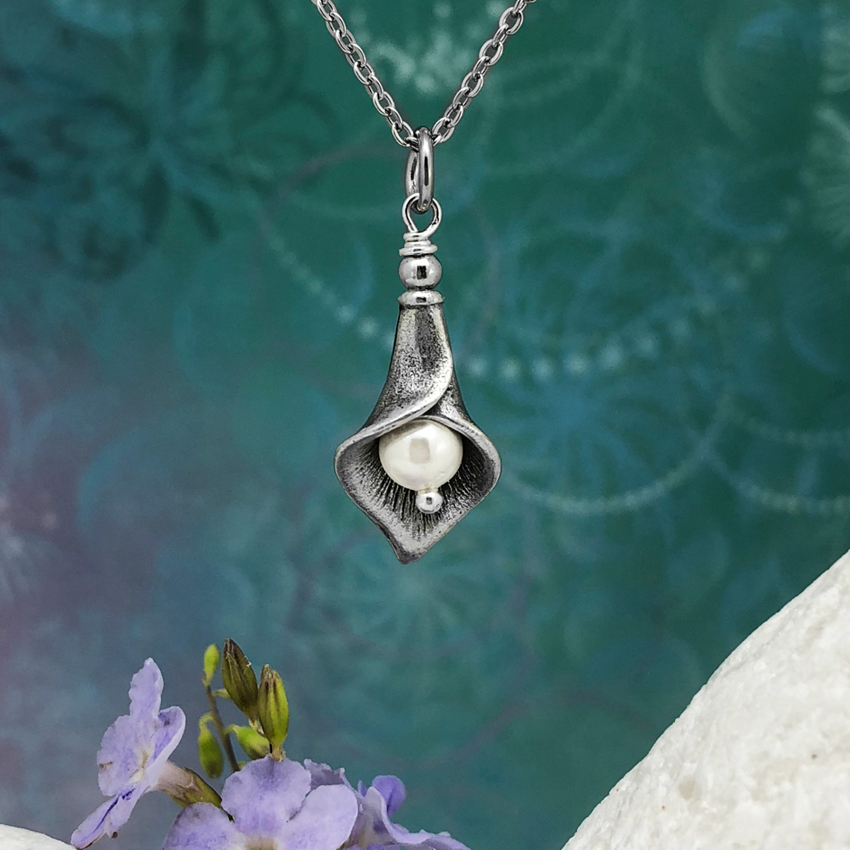 Lily Pendant, Shell Pearl